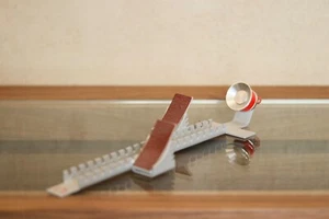 PLV / Objet décoratif Starting Block Omega - Picture 1 of 3