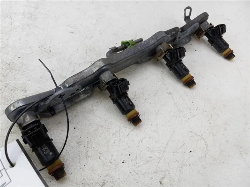 Honda HR-V 2016-2019 carril de inyección de combustible Foto 1 de 4