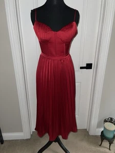 Vestido rojo plisado de seda con tirantes de espagueti - Imagen 1 de 1