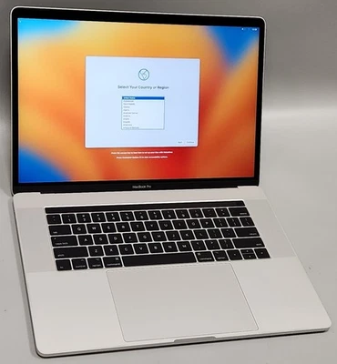 Apple MacBook Pro 15" 2017 i7-7820HQ @ 2,9 GHz 16 GB 512 GB SSD Ventura 13,2 Foto 1 de 4