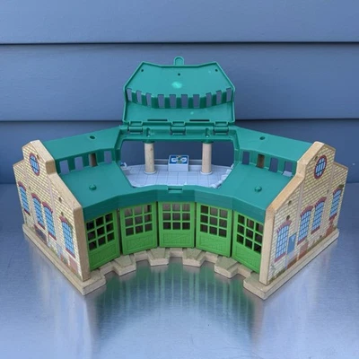 Fisher Price Thomas & Friends Wood Train Roundhouse Tidmouth Sheds GGG72 - Image 1 of 4