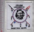 Collège tribal indien Cheyenne du Nord couteau terne collège cerf boiteux monta