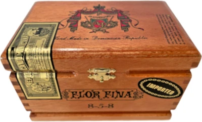 Caja de cigarros de madera vacía Arturo Fuente Flor Fina 8-5-8 Maduro República Dominicana Foto 1 de 4