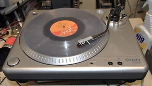 ION TTUSB10 USB/RCA TURNTABLE GOOD CONDITION NO DUST COVER ESTATE SURPLUS - Picture 1 of 3