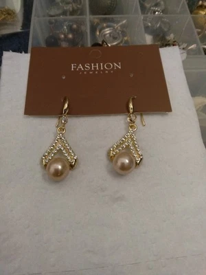 fashion earrings venteg sterling silver earrings with pearl  gold plated  - Image 1 of 4