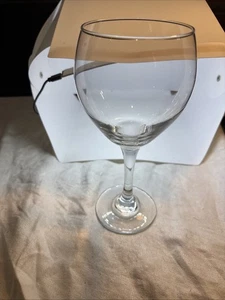 1 Clear High Quality Crystal Wine Glasses 9" Tall 18 Oz + - Picture 1 of 2