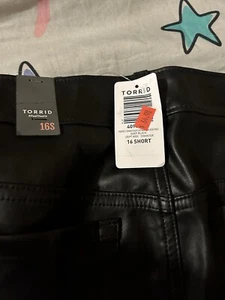 Torrids Fox Leather 16short Black - Picture 1 of 4
