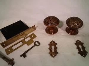 Antiguo juego de perillas de puerta de latón fundido Corbin cerradura con llave #901 - Imagen 1 de 4