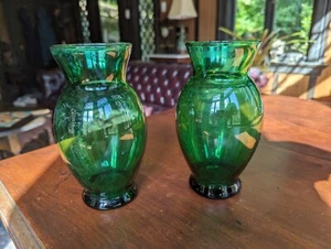 ZWEI Vintage Waldgrüne Mid Century Anchor Hocking Glasvasen 6 1/2", MCM - Bild 1 von 9