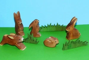 Ostheimer Hasen und Gras Konvolut Holz Hasen für Krippe Bauernhof gebraucht - Bild 1 von 16