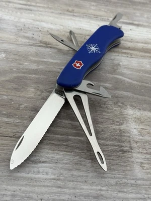 VICTORINOX SKIPPER SWISS ARMY KNIFE SLIDE LOCK PARTIALLY SERRATED DISCONTINUED - Image 1 of 4