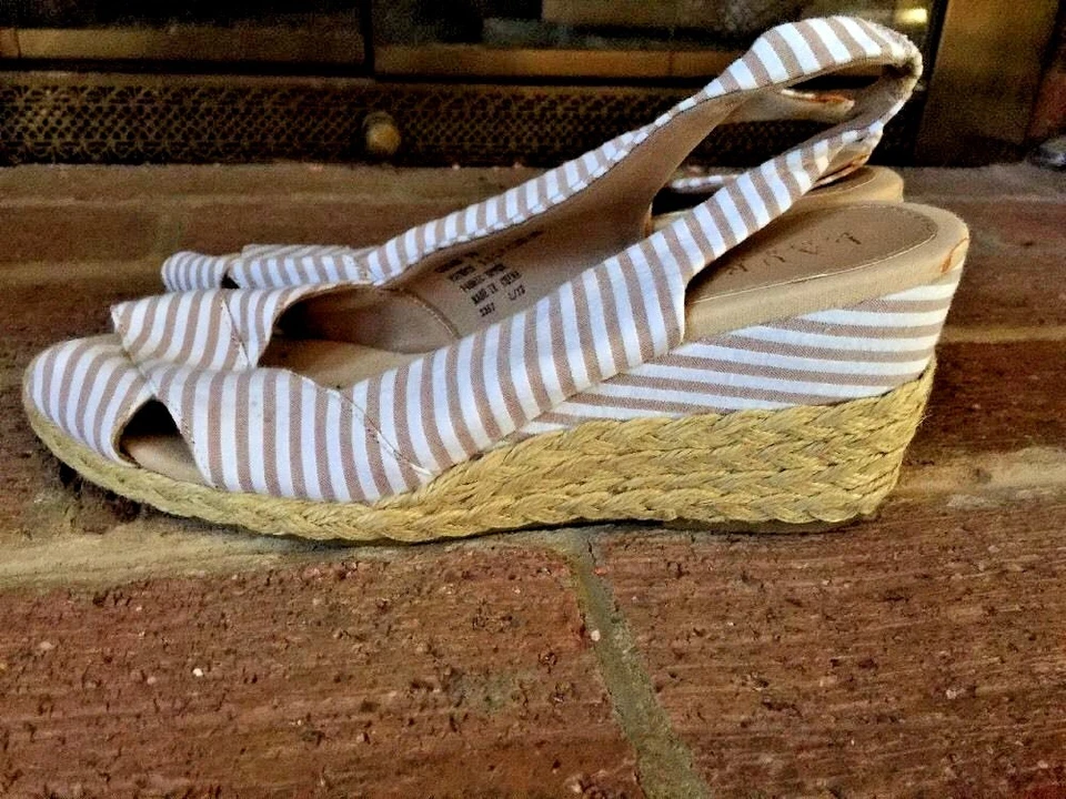 LAUREN RALPH Polo CASSARA MUJER TIRAS LONA Cuñas Tacones Altos ZAPATOS TALLA 9 ❤  Foto 1 de 4