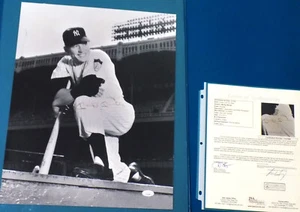 MICKEY MANTLE HOF Signed Autograph Auto Yankees 14x17.75" B&W Photo JSA π LOA - Picture 1 of 7