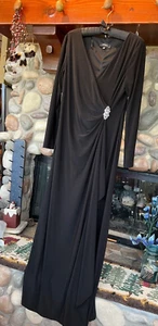 Vestido de Noche R&M RICHARDS Negro Talla 12 Hecho en EE. UU. Broche de Estrás Fluido - Imagen 1 de 23