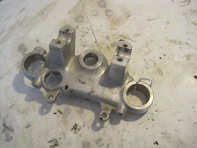 84 85 Honda V30 MAGNA VF500C VF500 VF 500 OEM ТРОЙНЫЕ ЗАЖИМЫ ДЛЯ КОРОНЫ ВЕРХНЕЕ ДЕРЕВО - Изображение 1 из 4