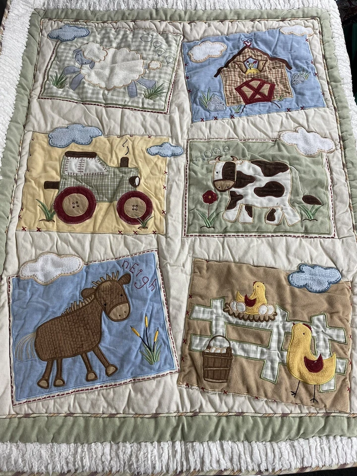 Manta acolchada Kidsline beige verde oveja caballo vaca granero tractor bebé Foto 1 de 4