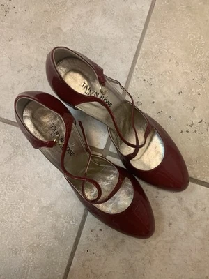 Taryn Rose Made In Italy Red Patent Designer Heels Women's  Size 39.5 US 8.5 - Image 1 of 4