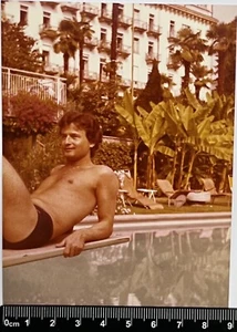 Shirtless Guys Trunks Bulge Muscle Affectionate Men Gay Interest Old Photo #136 - Picture 1 of 3