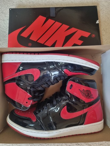 Nike Air Jordan 1 Retro High OG scarpe da uomo scarpe da ginnastica nere ROSSE UK taglia 9
