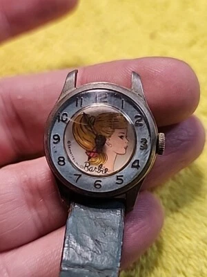 Reloj Barbie Mattel 1964 mecánico sin funcionar como está para reparaciones correa parcial  Foto 1 de 4