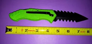 Zombie Killer Pocket Knife - Picture 1 of 3
