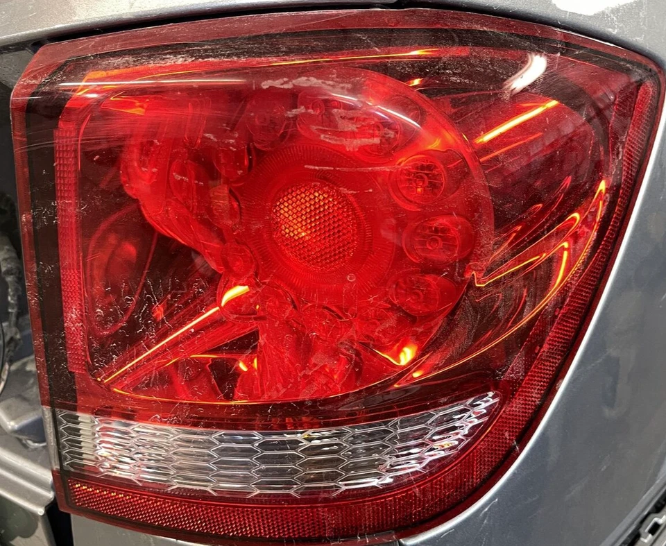 11 12 13 14 15 16 17 18 19 20 道奇 JOURNEY 尾灯总成右 LED 灯 — 第 1/1 张图片