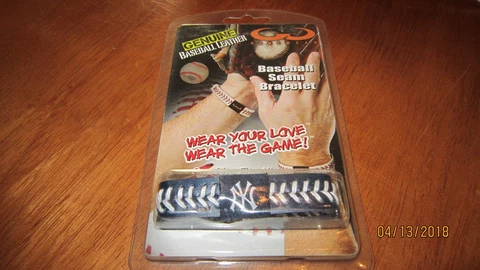 NEW YORK YANKEES BASEBALL UNISEX GAMEWEAR BLUE BRACELET NIP Cover