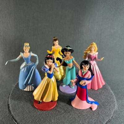 Lote de figuras de la Bella Durmiente de la Princesa Cenicienta Disney PVC adorno de pastel Foto 1 de 4