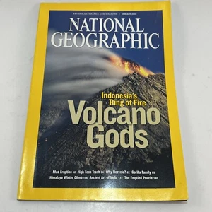 National Geographic Magazine January 2008 Volcanoes High-Tech Trash Gorillas - Foto 1 di 15