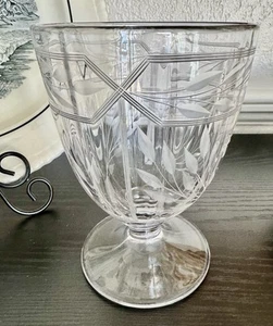 Antiguo/de colección bellamente grabado grande cristal pesado Rummer vidrio tiene capacidad para 2 1/2 tazas - Imagen 1 de 8