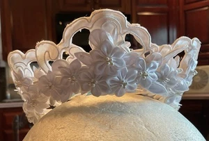 Bridal Or Communion Head Dress White Flowers Pearl Beads Combs To Attach To Hair - Picture 1 of 6