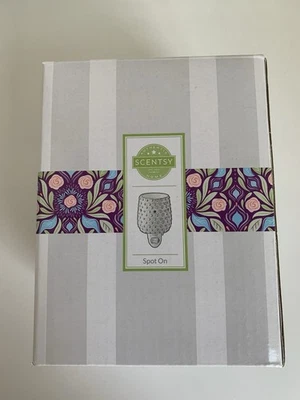 Scentsy Spot On Mini Wax Warmer Wall Plug-In Ceramic White Vintage Inspired - Image 1 of 4