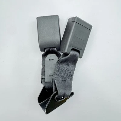 2013-2019 CADILLAC XTS ЗАДНИЙ ПРАВЫЙ И ЦЕНТРАЛЬНЫЙ РЕМЕНЬ БЕЗОПАСНОСТИ ПРЯЖКА OEM - Изображение 1 из 4