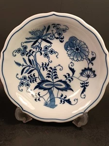 4- Blue Danube Nut Fruit Bowls Blue White - Picture 1 of 9