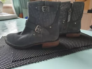 ugg boots size 4.5 uk - Picture 1 of 3
