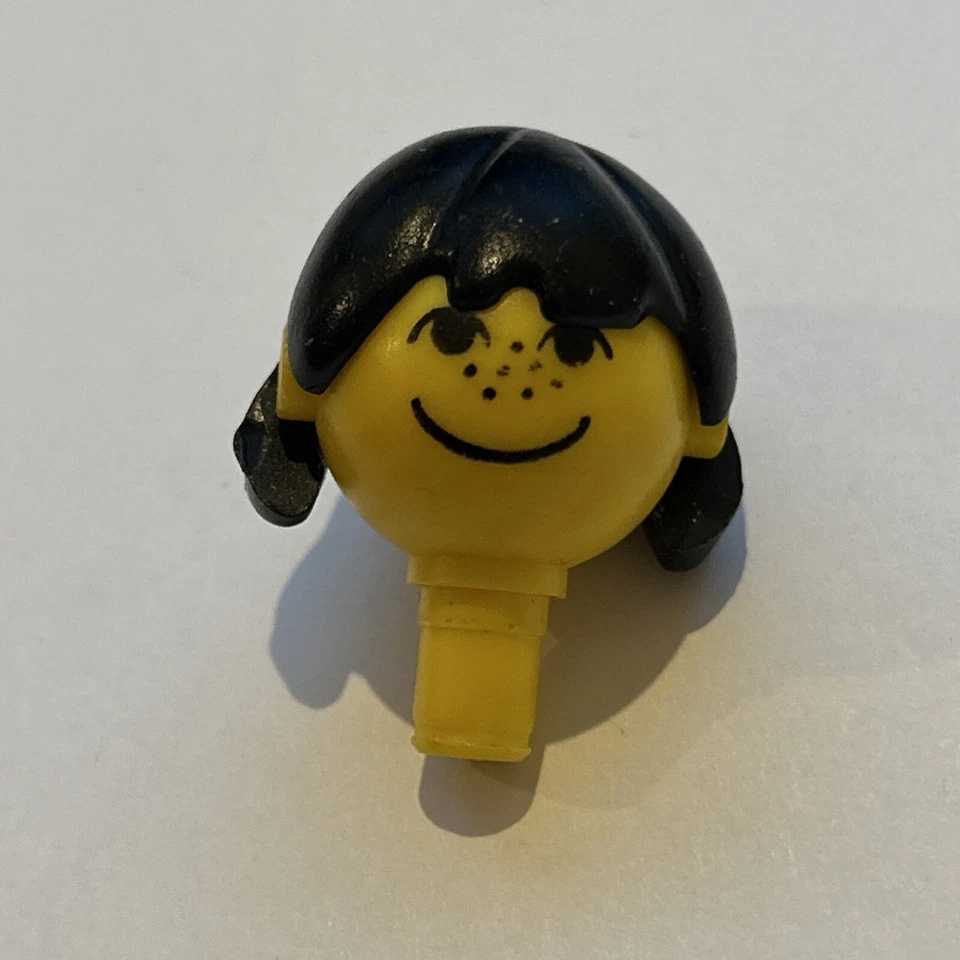 1x Lego Classic Kopf Mit Haaren Und Sommersprossen  Figur 905428 1974-1982 - Bild 1 von 1