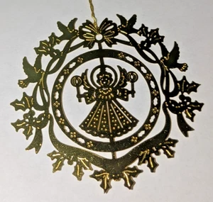 Palomas de ángel corona velas bayas de acebo tono dorado adorno de Navidad metal usado en excelente estado - Imagen 1 de 4