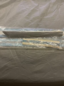 1975-1976 Chevrolet Caprice Fender Nos Beltline Molding - Picture 1 of 3