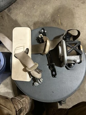 Conjunto de cinturón de seguridad delantero para conductor Kia Sedona 2006-2012 OEM Foto 1 de 4