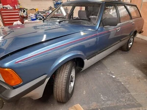 Ford Cortina Mk5 CRUSADER Stripes Coachline kit Saloon Estate Taunus TC3 BRAVO - Picture 1 of 17