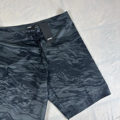 NUEVO CON ETIQUETAS Oakley Kana 2.0 Board Shorts Cepillo Oscuro 9” Entrepierna Para Hombres 30 Gris Foto 1 de 4