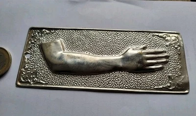 Ex-voto votive motif bras droit Tamata grec en métal repoussé vintage 11,7cm - Photo 1/4
