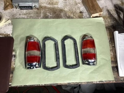 Lentes traseras ligeras Mercedes-Benz 190SL 1957-63 Foto 1 de 2