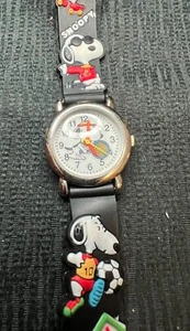 Vintage Snoopy Kids Watch Peanuts 3D Plastic Band - Picture 1 of 6