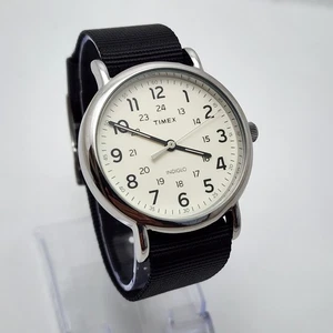 Timex Weekender Indiglo WR 30M cremefarbenes Zifferblatt Quarz Analog Herrenuhr - Bild 1 von 11