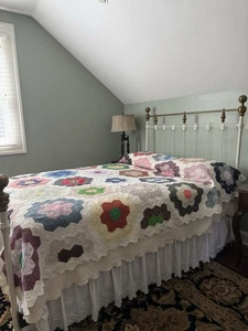 Vintage Hand Made Quilt - Grandmother's Flower Garden 84" x 106" Reversible - Picture 1 of 17
