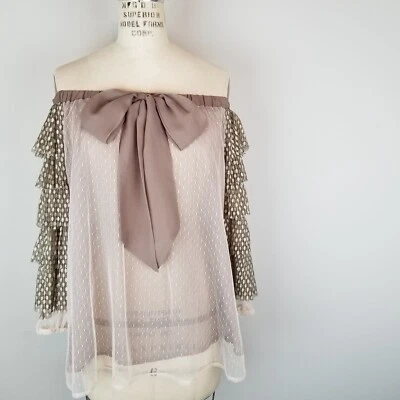 Blusa Ryu Off the Shoulder Swiss Dot manga franzida com laço grande * Pequena - Imagem 1 de 4