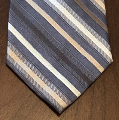 Claiborne Gray 100% Silk Men’s Neck Tie Made In China - Image 1 of 4