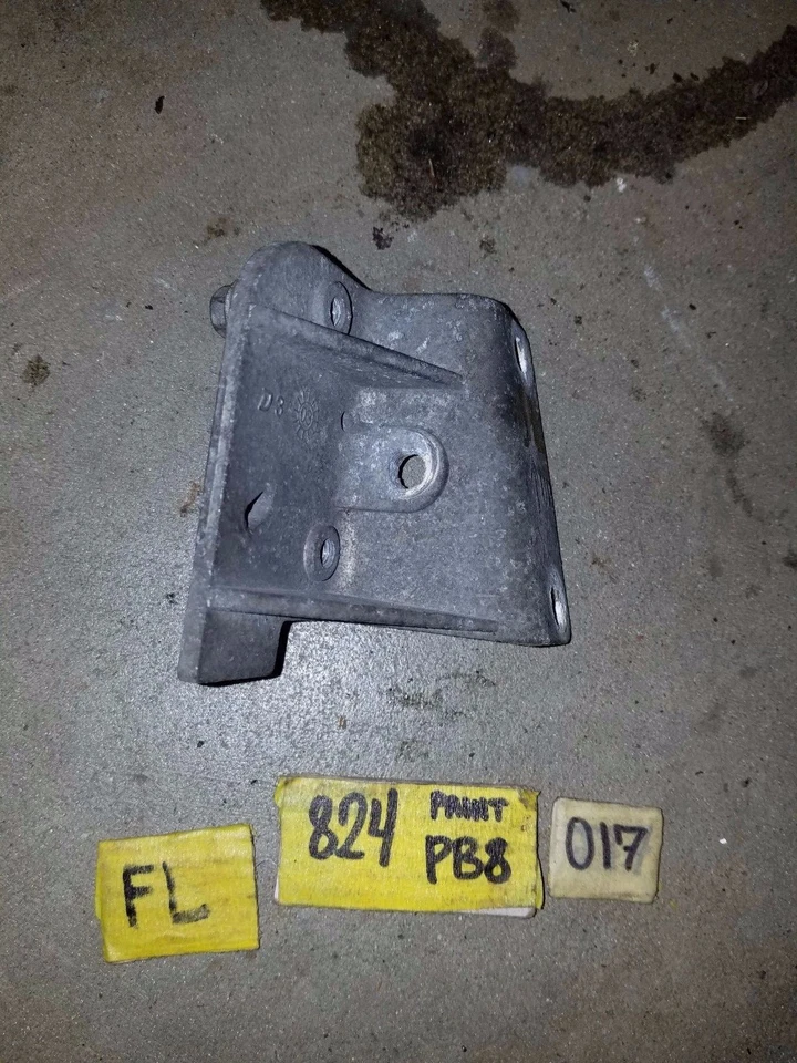 SOPORTE SENSOR IMPACTO COLISIÓN DELANTERO IZQUIERDO JEEP GRAND CHEROKEE OEM 2002-2004  Foto 1 de 2