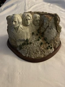 Scultura statuina Danbury Mint Mount Rushmore Keystone South Dakota Landmark - Foto 1 di 10